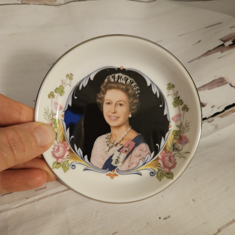 Vintage Queen Elizabeth Souvenir Small Plate